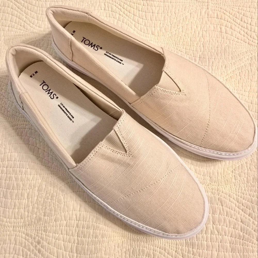 NIB TOMS Ladies Parker Textured Linen Cream Slip-On Shoes